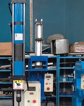 國內(nèi)廠家生產(chǎn)的鉚接機(jī)價(jià)格貴嗎？