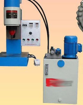 沒有鉚釘連接的無鉚釘鉚接機如何調試？